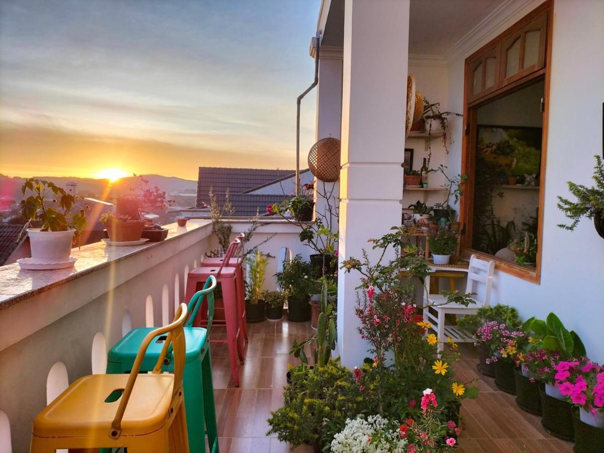 Strawberry Hotel Dalat Exterior foto