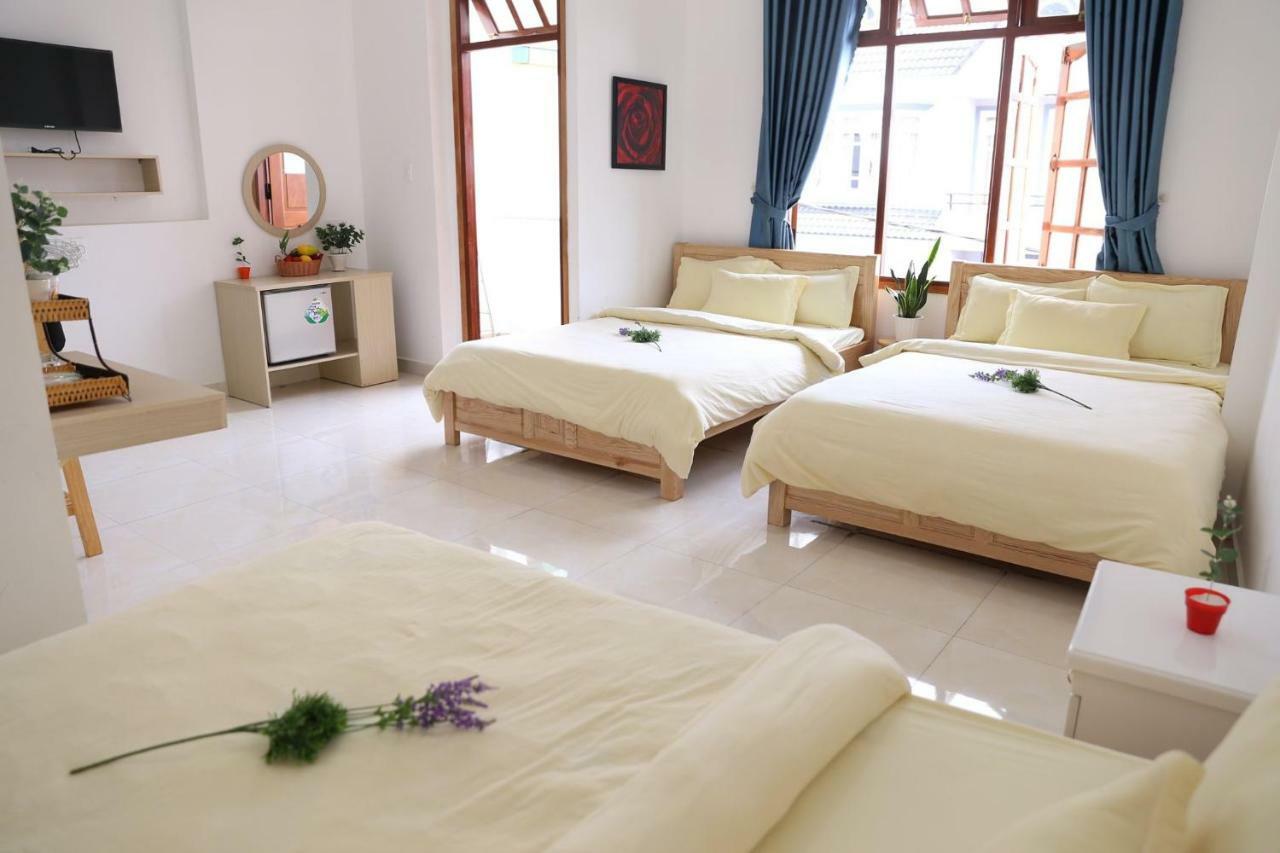 Strawberry Hotel Dalat Exterior foto